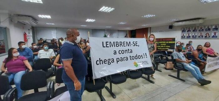 LINHARES – Servidores pressionam e Câmara abre processo contra Guerino para apurar denúncia de improbidade administrativa