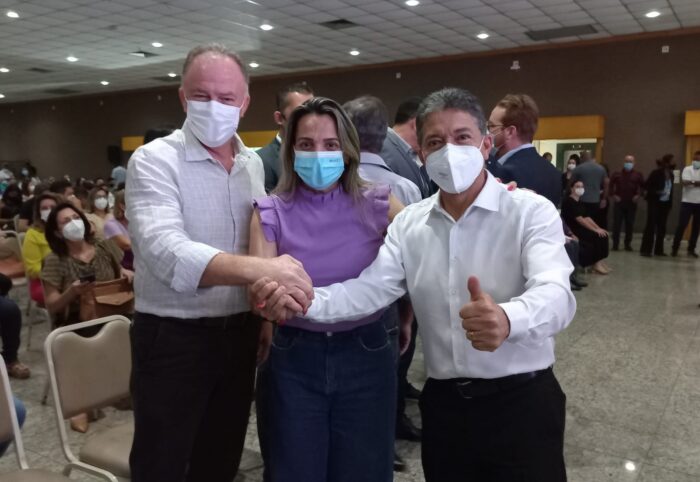R$ 1,8 MILHÃO – Freitas e Fernanda Milanese conseguem de Casagrande quadra para escola em Boa Esperança