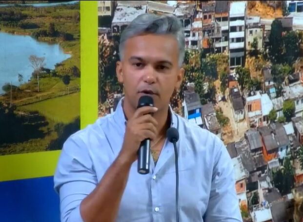 VÍDEO – Carlinhos Rocha revela maldade de Daniel da Açaí e se mostra magoado; cantor foi homenageado na Câmara de São Mateus