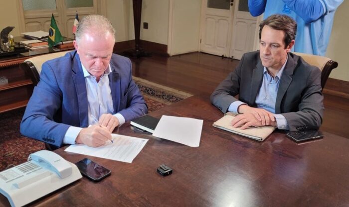 Casagrande anuncia redução do ICMS de combustíveis, energia elétrica e comunicação