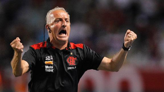 Dorival Jr pede mudança de comportamento no Flamengo após estreia com derrota