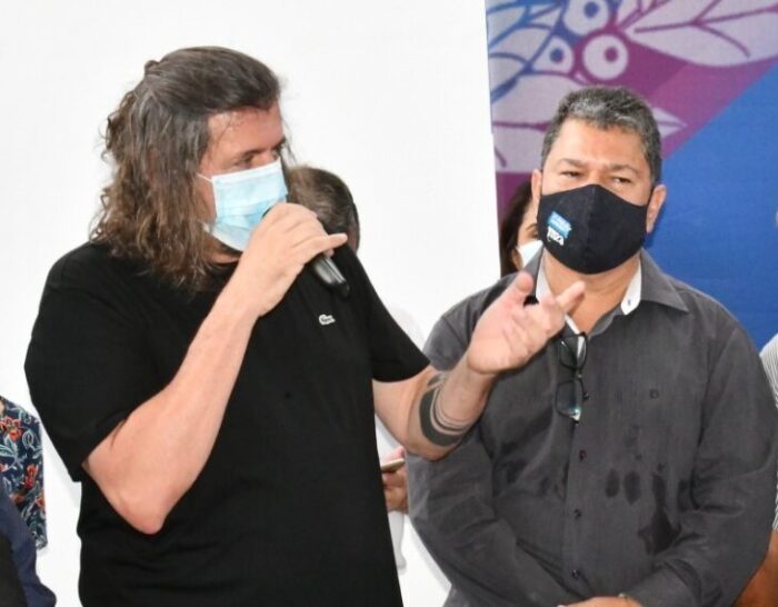 SÃO MATEUS – Paulinho VG ‘beija a mão de Daniel’ e é reeleito presidente da Câmara de Vereadores