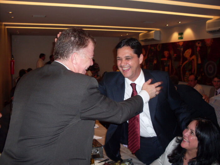 CHAPA RE-RI-RO – Ricardo Ferraço será mesmo o vice de Renato Casagrande, tendo Rose de Freitas para o Senado; entenda