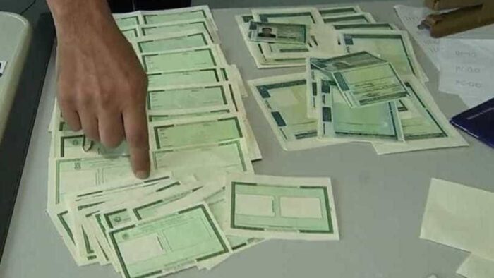 Brasileiros planejam mudar nome em cartório após lei que dispensou autorização judicial