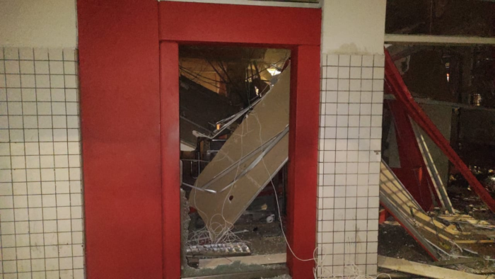 Criminosos explodem mais duas agências bancárias na Baixada Fluminense