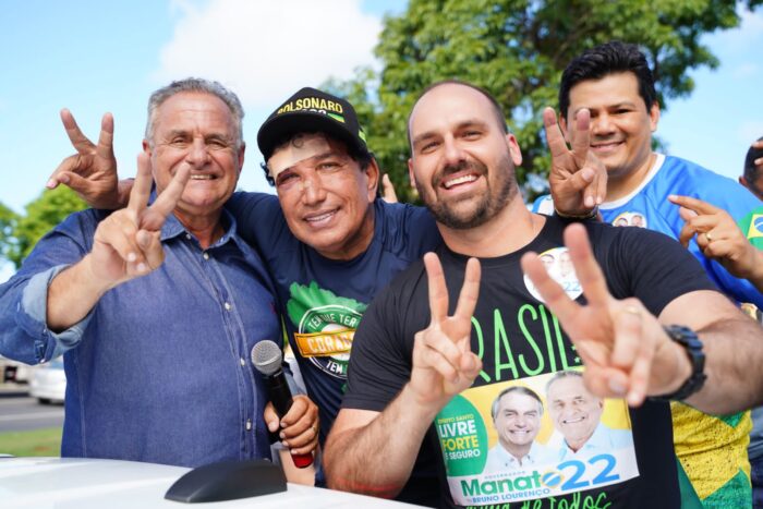 Em visita ao ES, Eduardo Bolsonaro pede votos para Manato: “Quem vota em Bolsonaro, vota Manato”