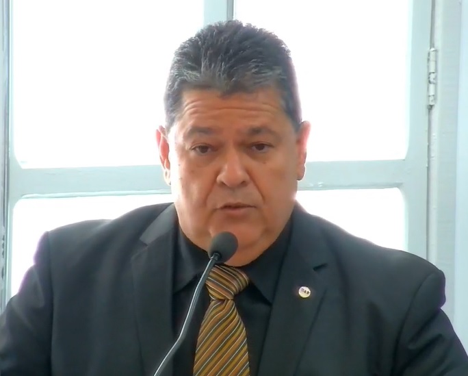 CANCELAMENTO DO CONCURSO PÚBLICO – Paulo Fundão aponta traição de ex-procurador da Câmara que, agora, é braço direito de Daniel