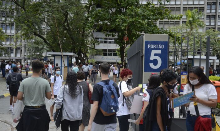 A poucos dias do Enem, a dica é desacelerar; professores dão sugestões