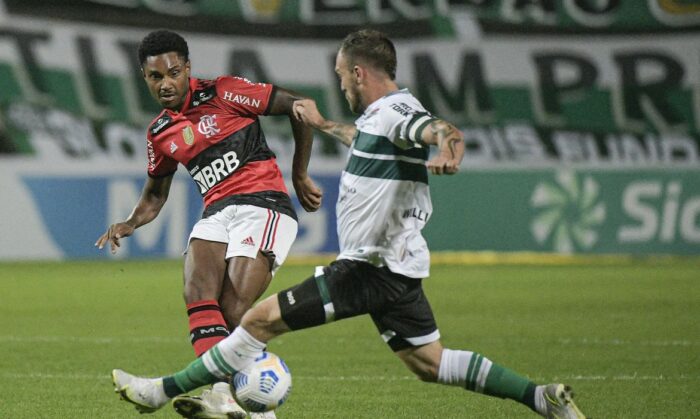 Com reservas, Flamengo é derrotado pelo Coritiba no Couto Pereira