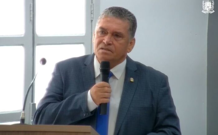 VÍDEO – Vereador vê possível irregularidade com bandas e vai exigir prestação de contas do Carnaval Guriri 2023