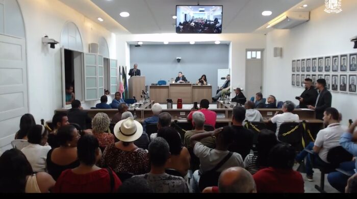 DRAMALHÃO DOS R$ 100 MILHÕES – Daniel ‘amarela’; Kácio, Balanga e Preta ficam perdidos, e votação é adiada pela 3ª vez; Paulo Fundão ordenou prisão de membros do gabinete do ódio que tumultuavam a sessão