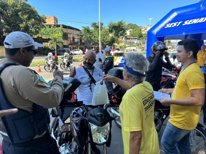 Detran-ES realiza ações educativas do Maio Amarelo no Estado