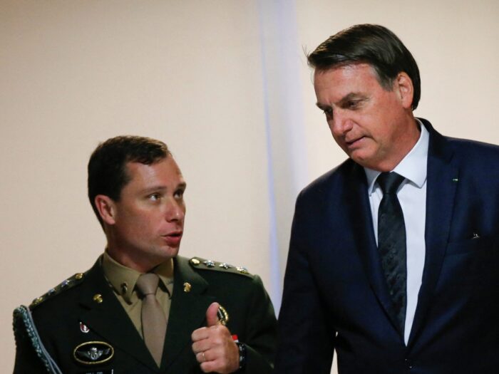 POLÍCIA FEDERAL – Investigação cita 25 mil dólares em dinheiro que seriam para Bolsonaro; áudio revela conversa de Cid, ajudante de ordens do ex-presidente