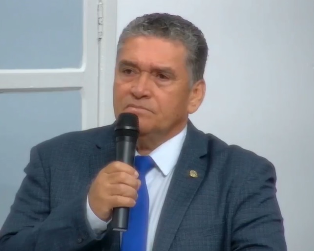 Carlinho Simião titubeia sobre fechamento da UPA, mas reforça cobrança à saúde na ‘região dos quilômetros’