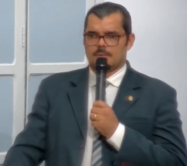 FECHAMENTO DA UPA EM SÃO MATEUS: Em discurso caduco na defesa de Daniel, Balanga questiona leitura e até culpa Governo do ES