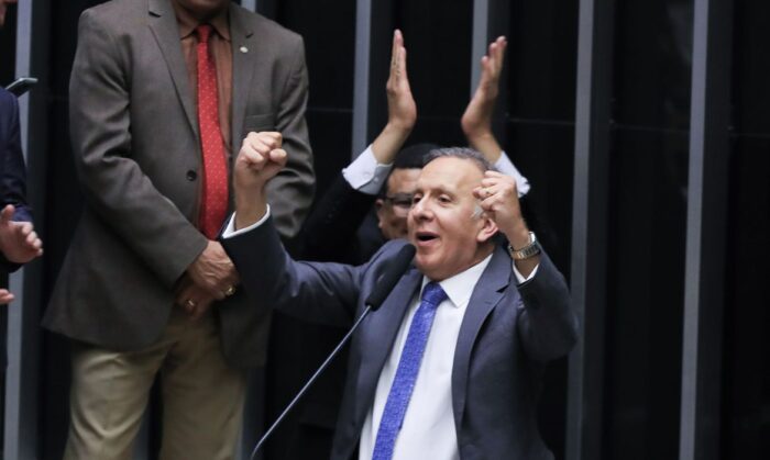 Câmara aprova PEC da reforma tributária, com 382 votos a favor e 118 contra