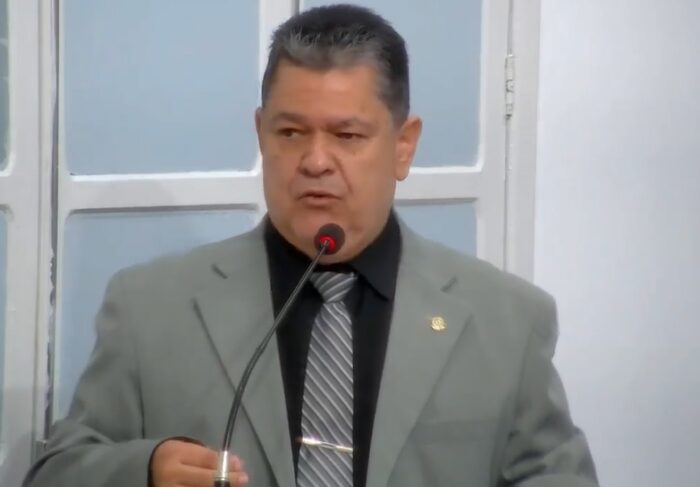GESTÃO DANIEL E A INVERSÃO DE PRIORIDADES – Prefeito corta parte dos salários dos professores para investir em festas; Presidente da Câmara de São Mateus diz que convocará secretária de Educação Marília Silveira para explicações