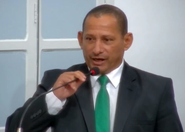 VÍDEO – Pia rebate Kácio na Câmara Municipal: “Papel de vereador não é ficar reunido com empreiteiro, não!”