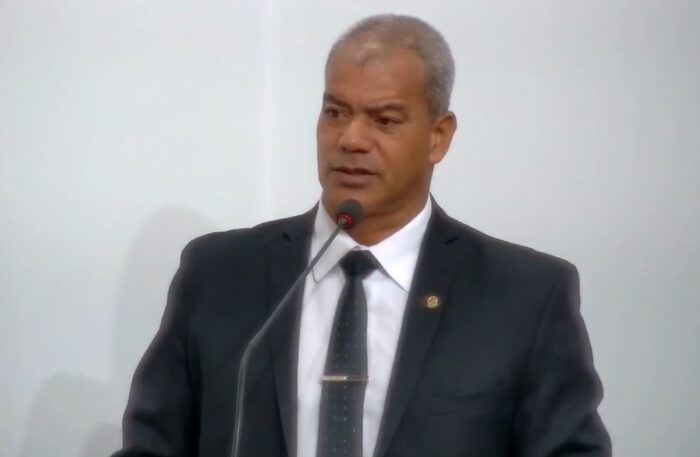 VÍDEO – Laílson qualifica gestão Daniel de “desgoverno”, cobra diálogo com todos os vereadores e é taxativo: “Não tenho compromisso com a mentira”