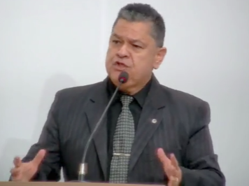 ‘GRITO DE INDEPENDÊNCIA’ – Em desabafo histórico na Câmara de São Mateus, presidente Paulo Fundão faz discurso contundente pontuando os desmandos da gestão Daniel da Açaí: prefeito “autoritário” e “arbitrário” em “cidade entregue ao lixo e ao abandono” com “escolas sem dinheiro para comprar papel higiênico”; veja vídeo