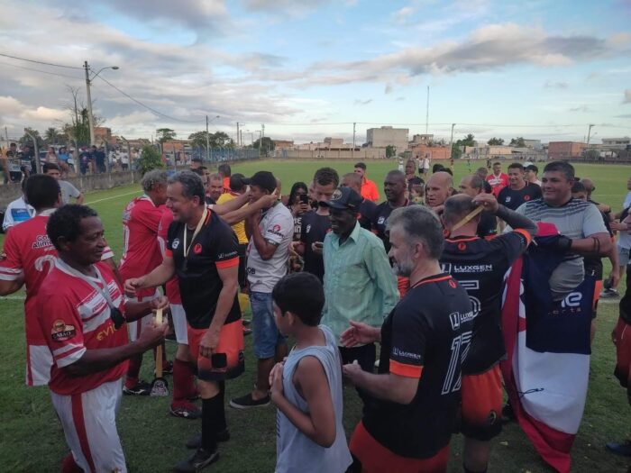 SÃO MATEUS – Com vitória nos pênaltis, Populares é campeão da Copa Bolinha Master de Futebol Cinquentão