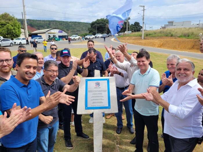 Casagrande entrega obras de pavimentação na Rodovia ES-245, em Rio Bananal
