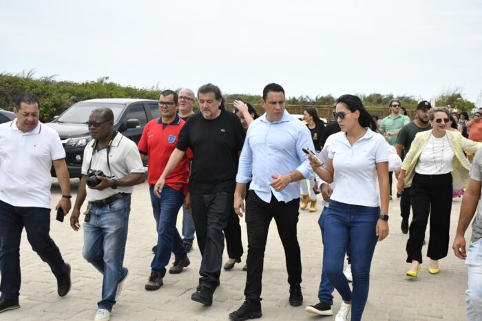 SÃO MATEUS – Sem presença de Casagrande, prefeito Daniel e deputado Da Vitória entregam mais um trecho da orla norte de Guriri