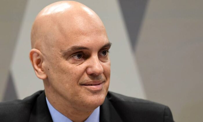 Moraes defende punição às big techs que induzirem voto