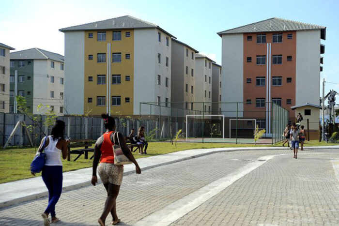 Mulher poderá ter direito a vaga em moradia social no ES; projeto de Sergio Meneguelli tramita na Ales