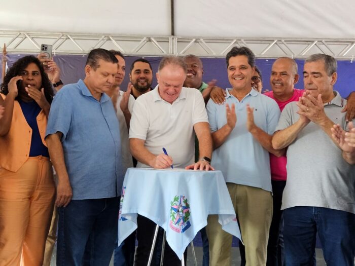 Casagrande autoriza obras de infraestrutura e nova unidade de saúde em Cariacica