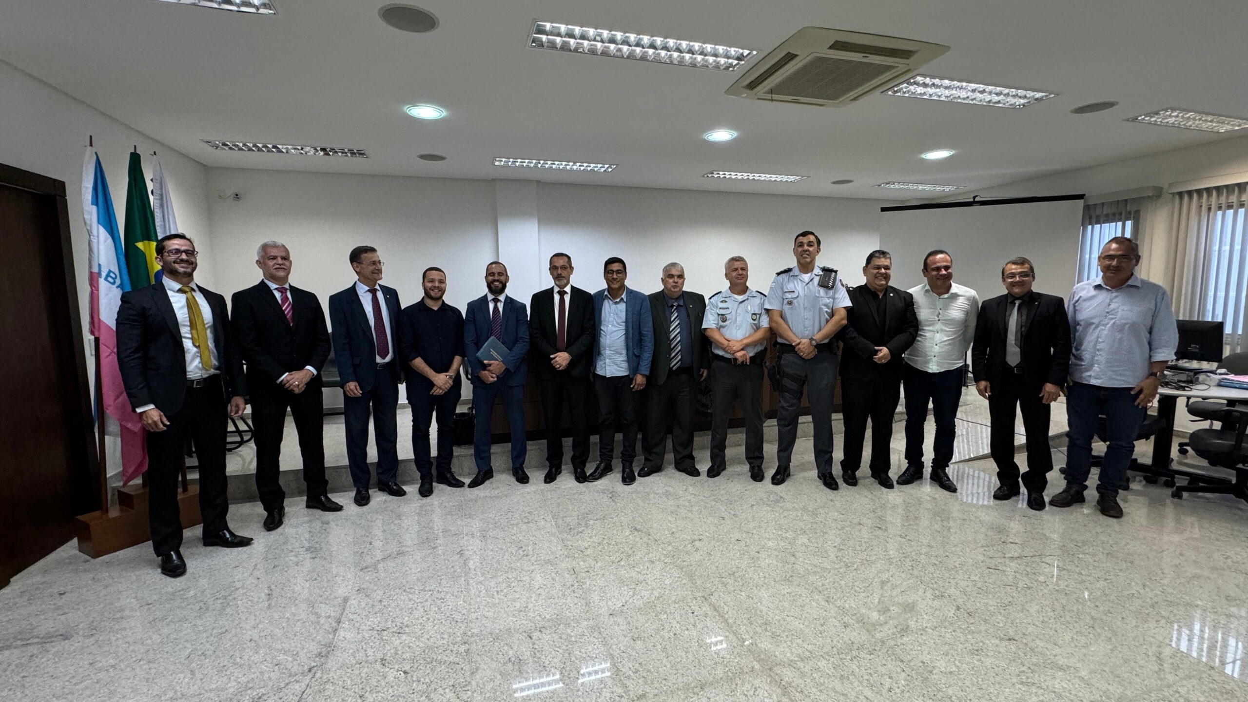 Marcus da Cozivip e Paulo Fundão prestigiam posse do delegado Leonardo Guimarães no comando da PF em São Mateus