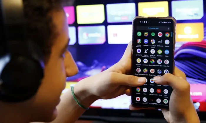 Uma a cada três crianças tem perfil aberto em redes sociais, alerta pesquisa