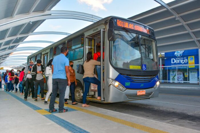Pesquisa CNT revela mudança nos hábitos de mobilidade e reforça papel do transporte coletivo