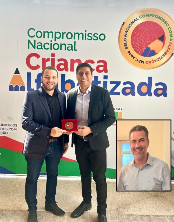 Em Brasília, Kleilson exalta Bruno ao receber prêmio pela qualidade da educação em Pedro Canário