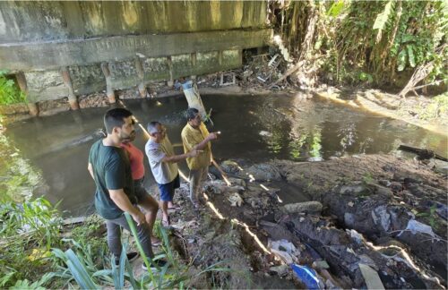 Prefeito vistoria ponte e analisa pedido para área de lazer em bairro de São Mateus
