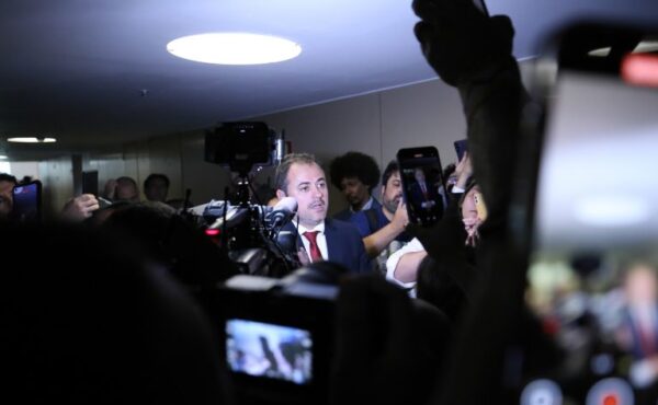 Glauber Braga apresenta recurso à CCJ contra decisão do Conselho de Ética da Câmara dos Deputados