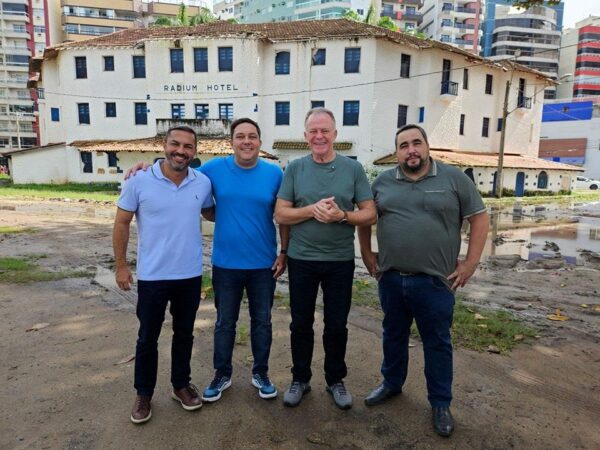 Governo do ES inicia obras de restauro hotel tradicional e praça em Guarapari