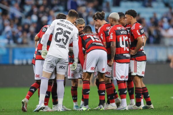 Jogadores do Flamengo sofrem tentativa de assalto no Rio