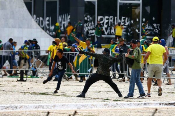 PL muda projeto da anistia para livrar apenas envolvidos em atos de vandalismo do 8 de janeiro