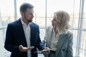 IDENTIDADE PROFISSIONAL, POR ADRIANA BARBOSA – Feedback humanizado: como comunicar sem ferir