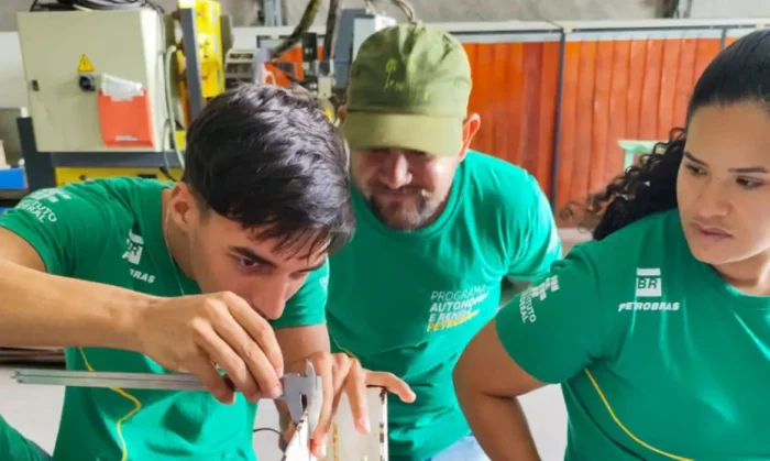 Petrobras quer atrair trabalhadores de aplicativo para terceirizadas