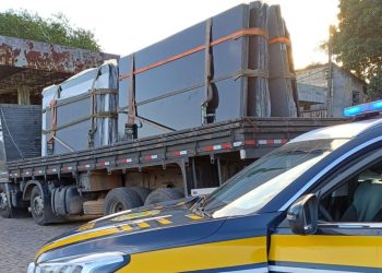 Caminhão é flagrado com 12 toneladas de excesso de peso na BR-101 no ES