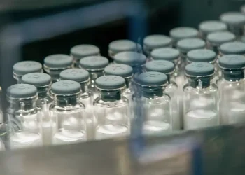 Anvisa assina termo de compromisso para a vacina da dengue do Butantan