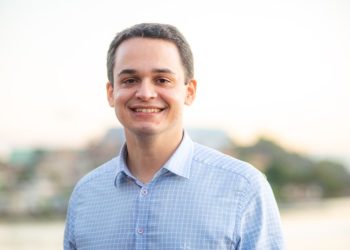 Pazolini anuncia abono de R$ 2 mil em dezembro para servidores de Vitória