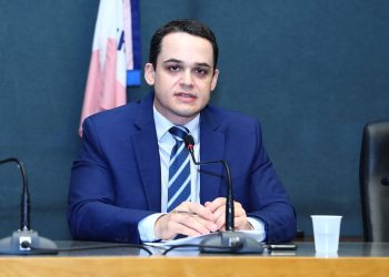 Pazolini anuncia abono de R$ 2 mil em dezembro para servidores de Vitória