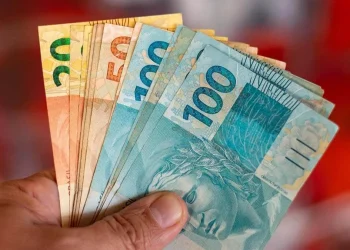 Advogado esclarece por que milhões de brasileiros não estão buscando dinheiro esquecido nos bancos