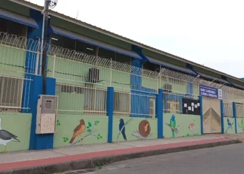 Professor é afastado de escola na Serra após denúncias de assédio sexual contra alunas