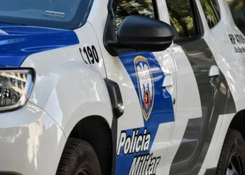 Homem é preso após agredir companheira por ela não cozinhar nem arrumar a casa